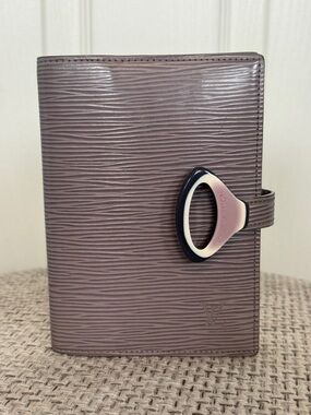 LOUIS VUITTON EPI LILAC AGENDA VGUC